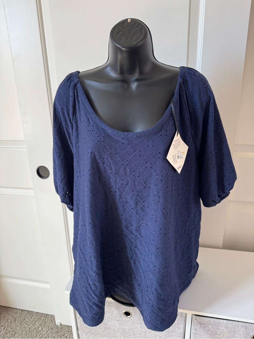 Ava & Viv Navy Eyelet Scoop-Neck Puff Sleeve Top